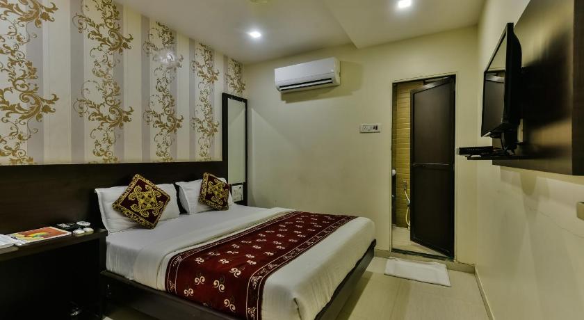 Hotel Guestinn Residency photo