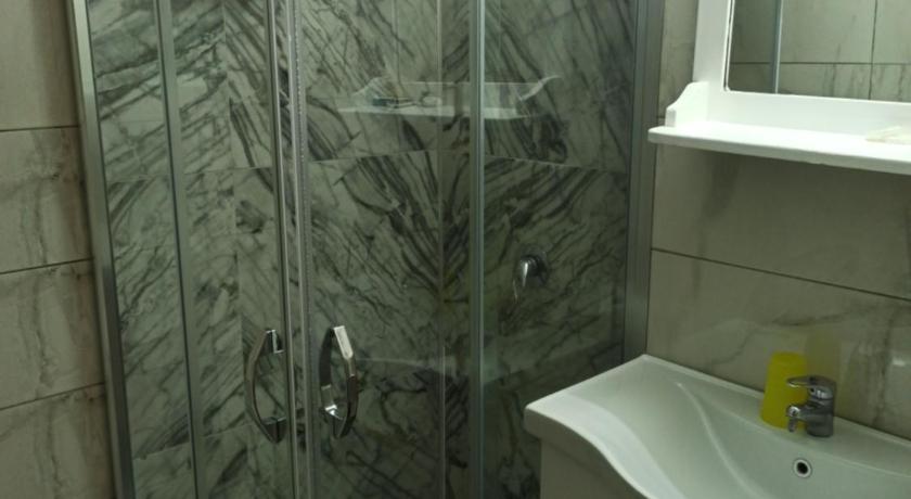 Image of Triple Room 8
