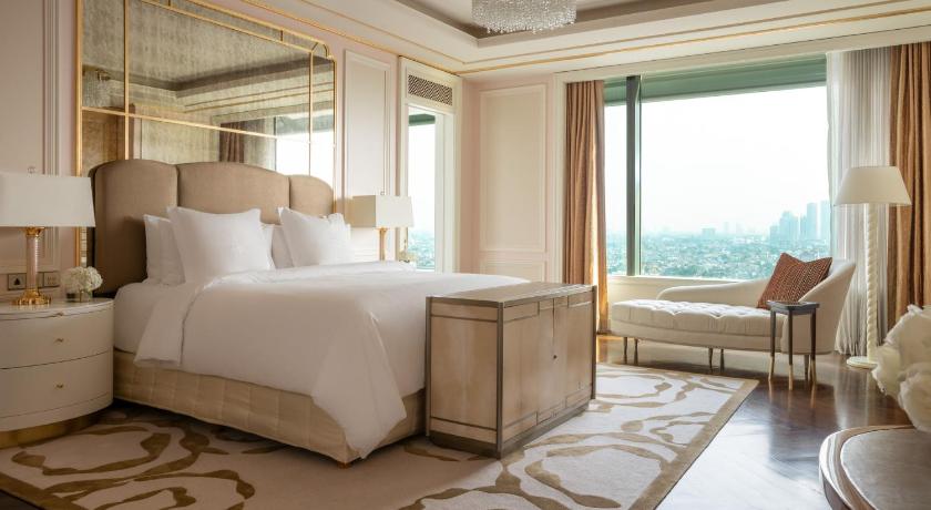 Image of One-Bedroom Ambassador Suite 0