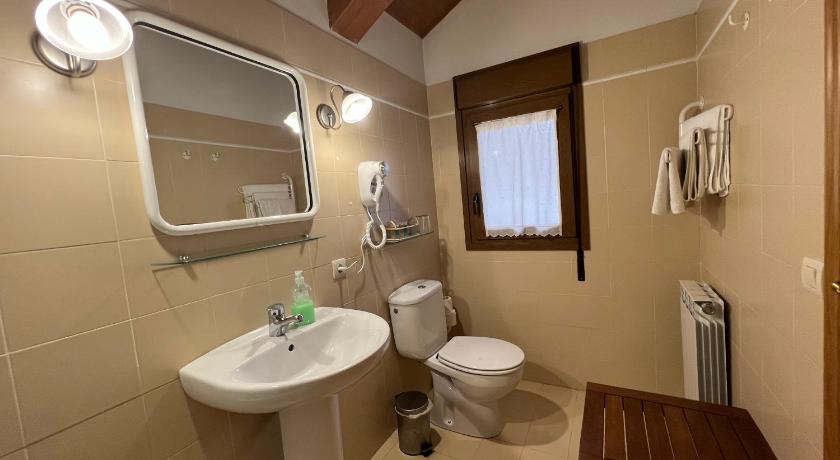 Hostal Rural Salazar photo