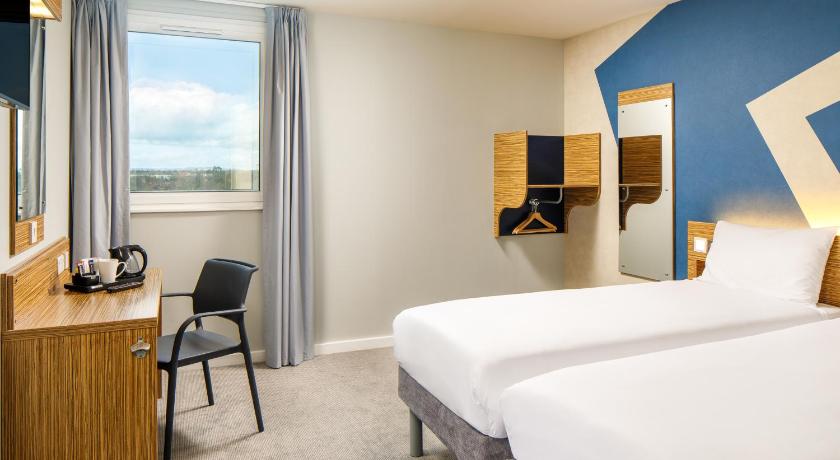Image of Accessible Room with Two Single Beds 1