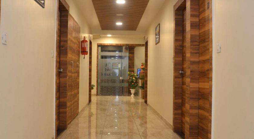 Hotel Neelkamal photo