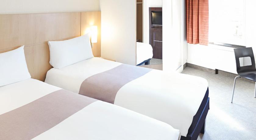 Image of Twin room with 2 beds 0