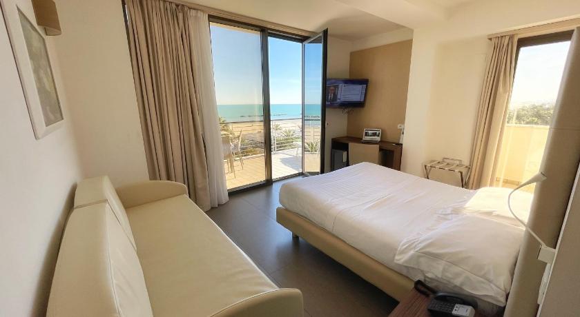 Hotel Arlecchino photo