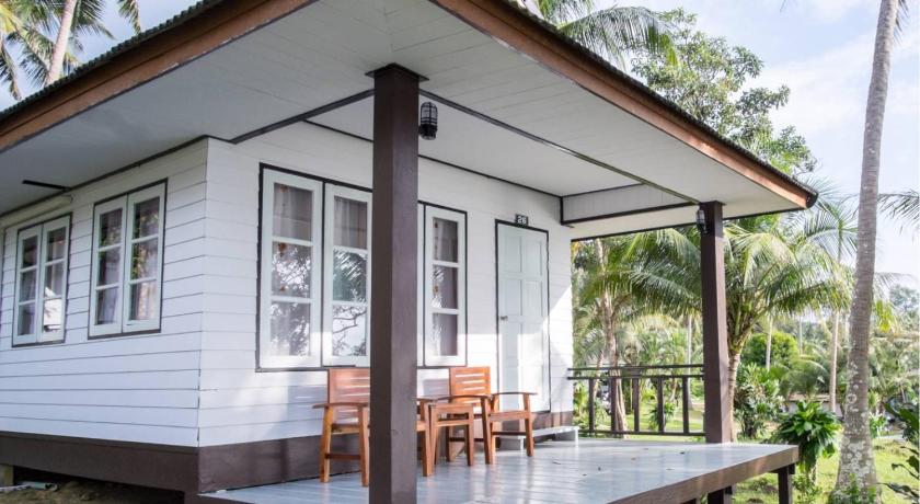 Image of Bungalow with Sea View 1