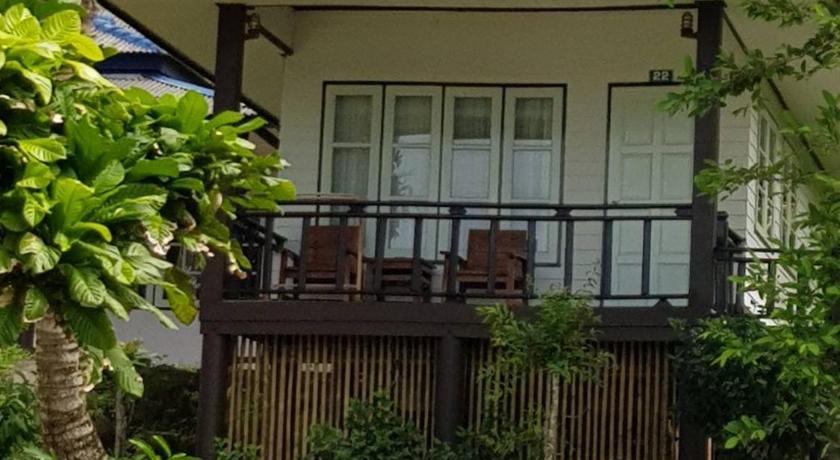 Image of Bungalow with Garden View 8