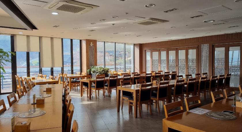 Sancheong Sancheong Korean Medicine Family Hotel 3-Star Hotel view
