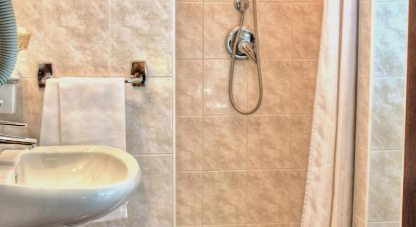 Hotel Torcolo "Residenze del Cuore" photo