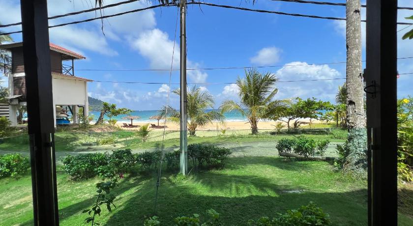 Image of Sea View King Room 11
