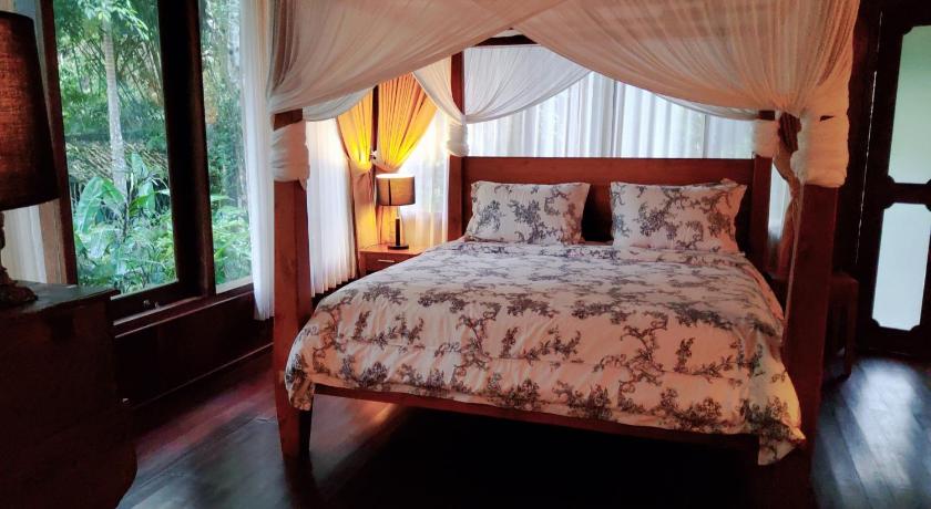 Image of Suite with River View 3