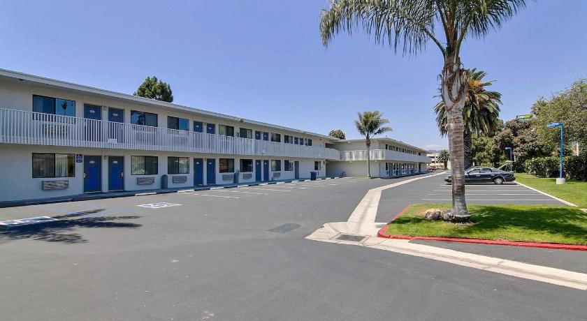 Motel 6-Ventura, CA - Beach