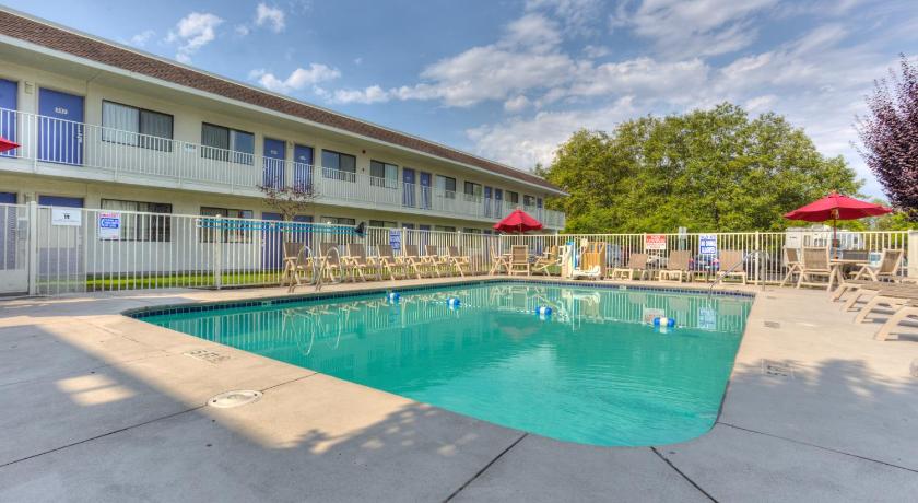 Motel 6-Troutdale, OR - Portland East