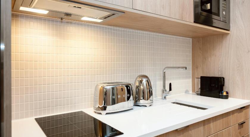 Image of Wilde Studio Sleeps 3 with a City View 1