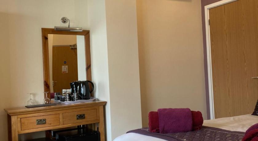 Image of Deluxe Double Room on Ground Floor 7
