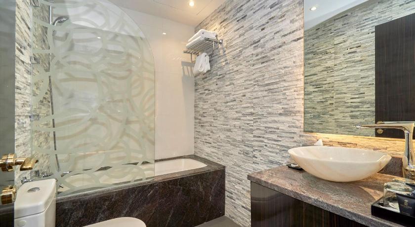 Image of 5 Bedroom Penthouse Suite - 360 Panoramic 360 Sea and Burj Views - Top Floor (72nd) 2