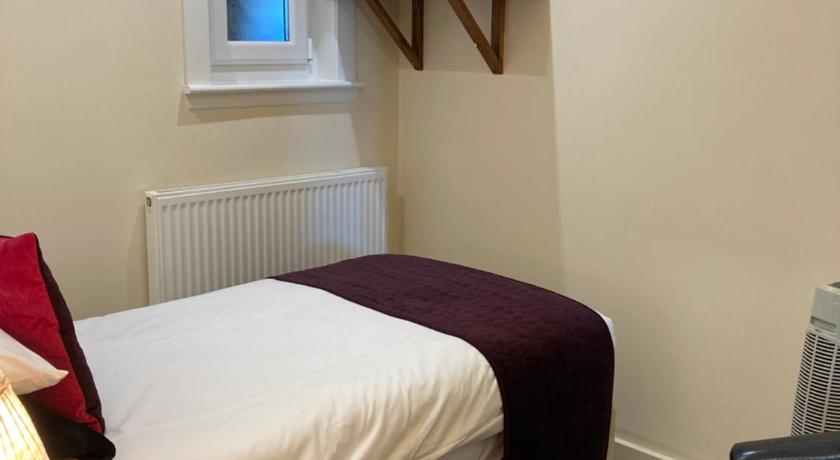 Image of Deluxe Sea View Family Suite with Decking 9