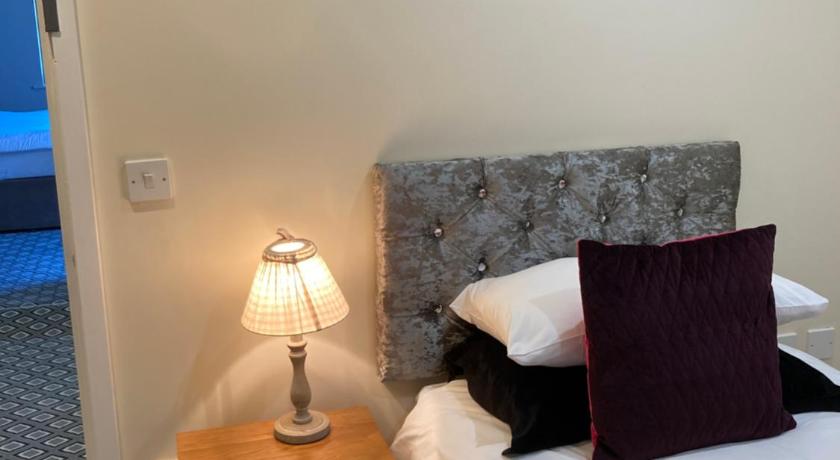 Image of Deluxe Sea View Family Suite with Decking 11