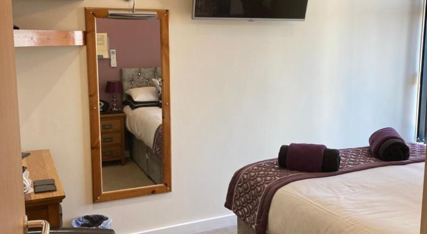 Image of Deluxe Double Room 8