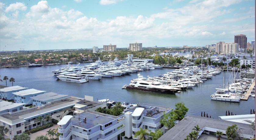 Image of Intracoastal View King Bed Room 12