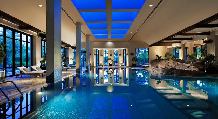 Swimming pool, Grand Hyatt Dubai in Dubai