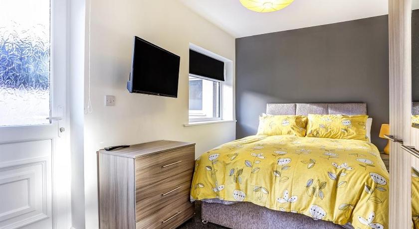 Townhouse PLUS @ 166 Edleston Road Crewe - image 13