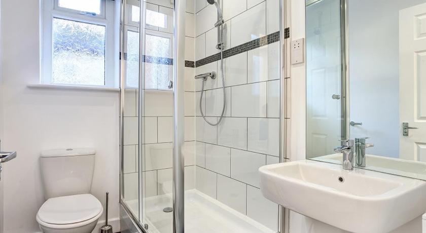 Townhouse PLUS @ 166 Edleston Road Crewe - image 11