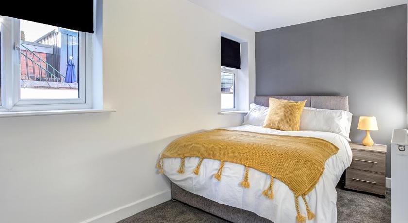 Townhouse PLUS @ 166 Edleston Road Crewe - image 12
