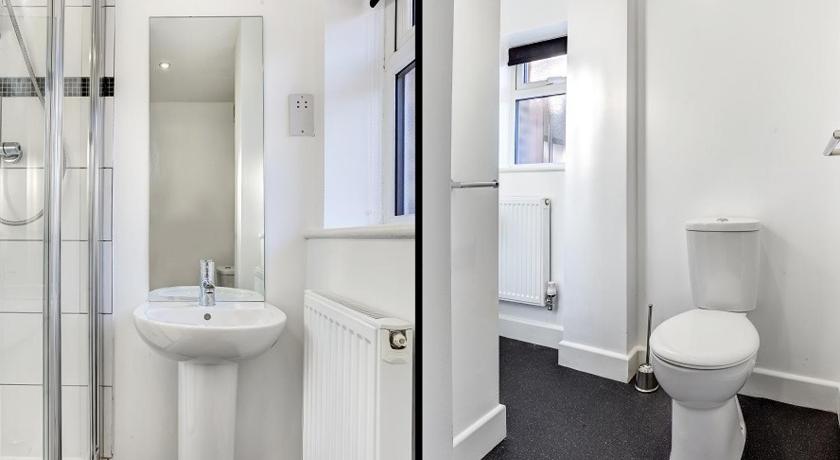 Townhouse PLUS @ 166 Edleston Road Crewe - image 14