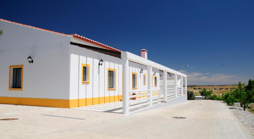 Corvos e Cadavais — Hotel in Almodovar