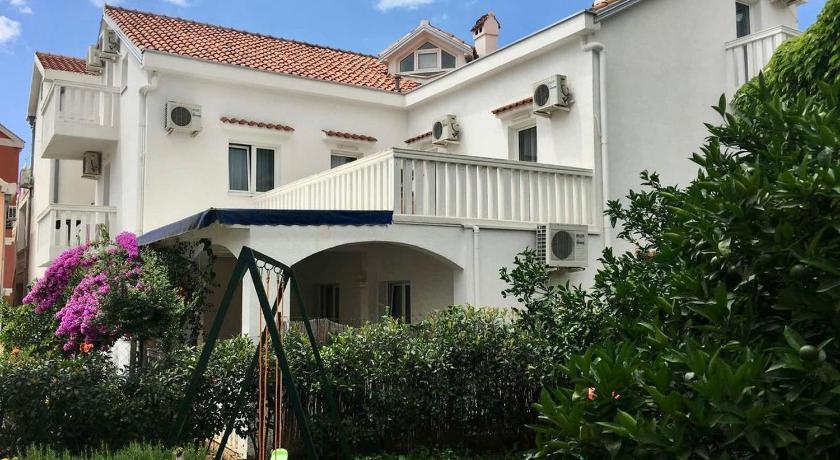 Vila Monte — Hotel in Budva