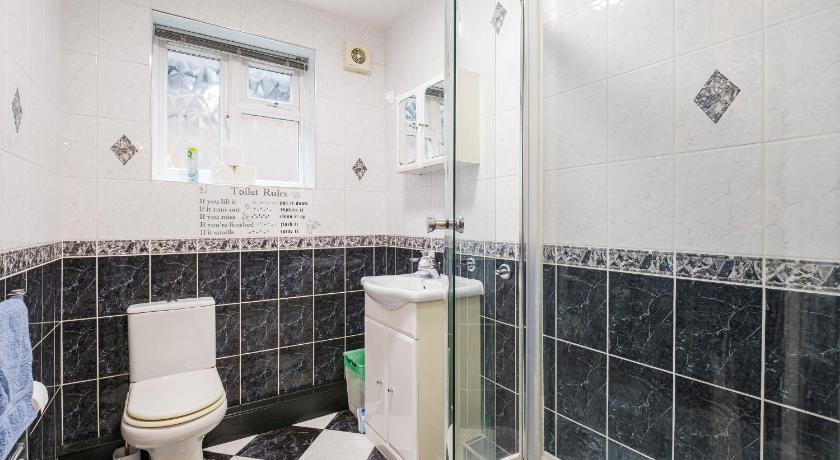 Larger Groups, sleeps 14, Luxury, Iver House, Buckinghamshire, photo