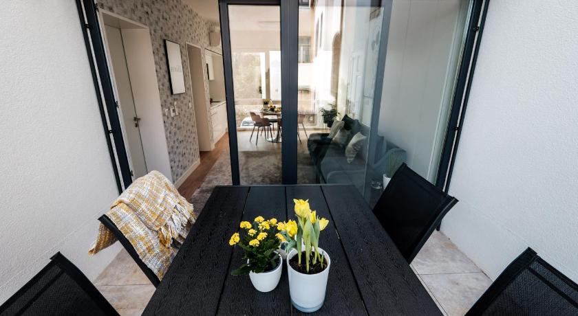 Adele Apartments — Hotel in Pecs
