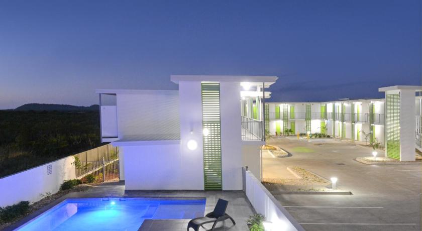 Mackay Oceanside Central Hotel photo