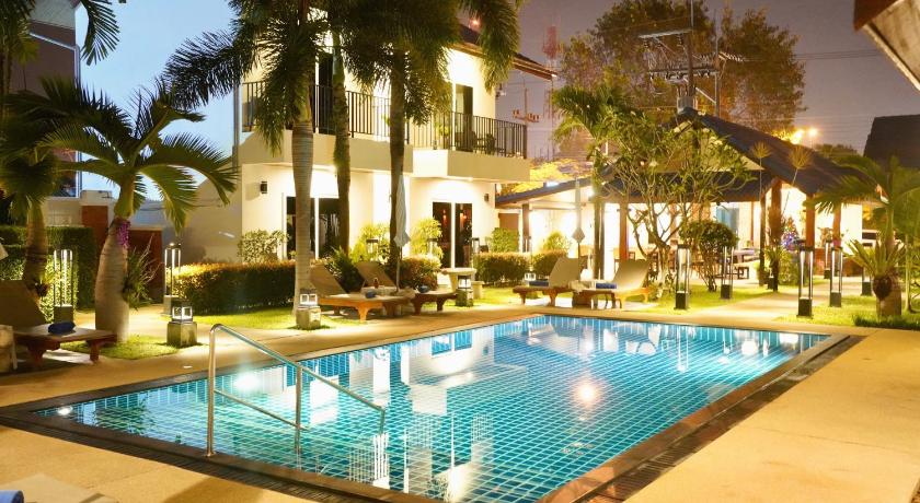 普吉岛 Phuket Airport Hotel 3星级 酒店 泳池