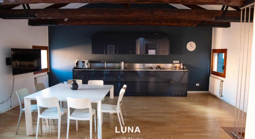 Sole &amp; Luna apartments — Hotel in Venice