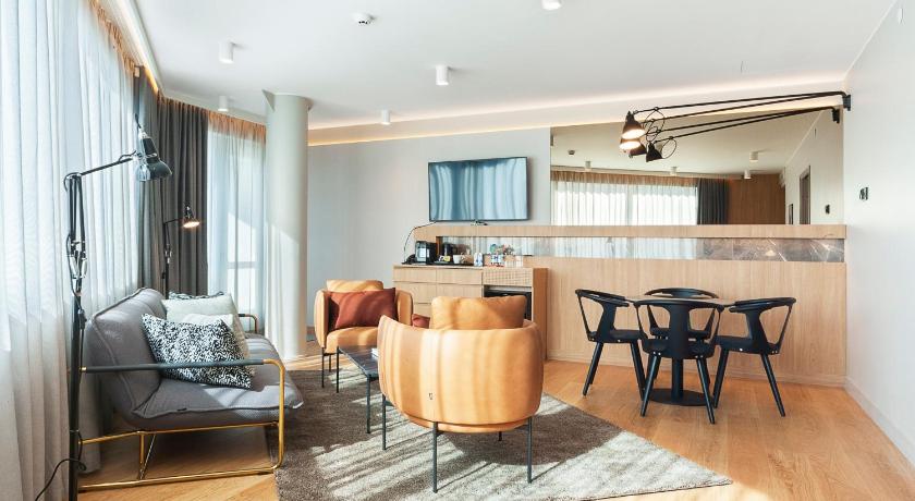 Image of 1 King 1 Bedroom Suite With Living Area 0