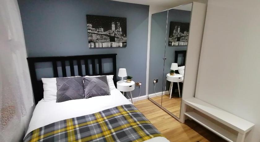 Lovely 2-Bed Apartment in Coventry photo