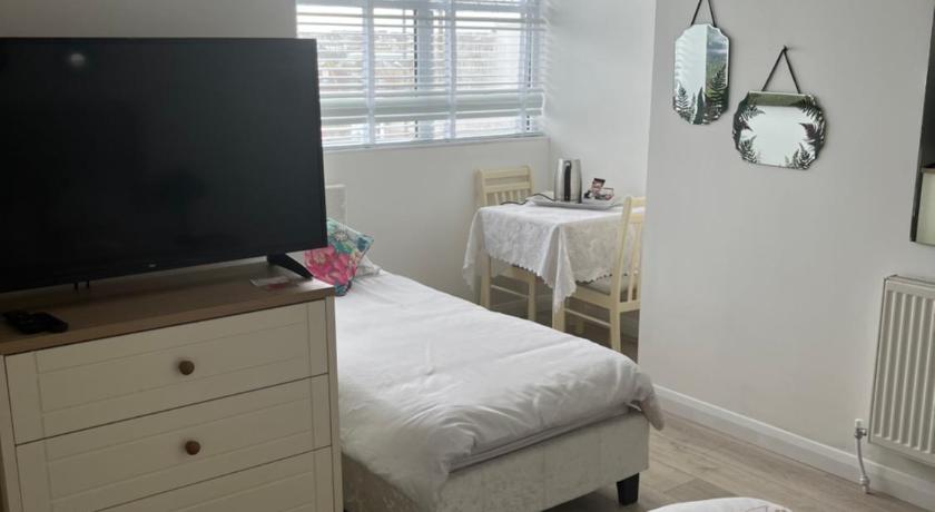 Image of Family Room 4