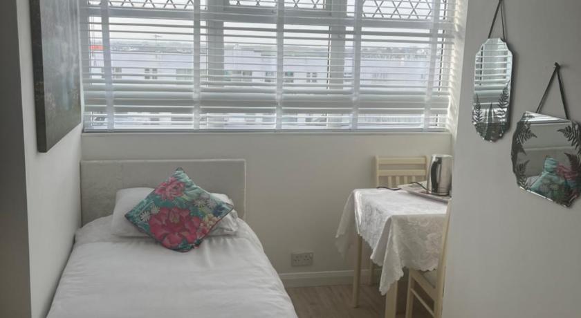 Image of Family Room 5