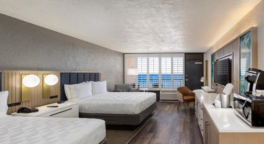 Image of 2 Queen Beds Standard Oceanfront High Floor 1