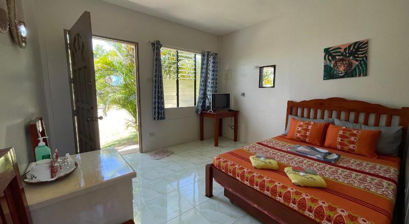 Image of Double Room with Private Bathroom 5