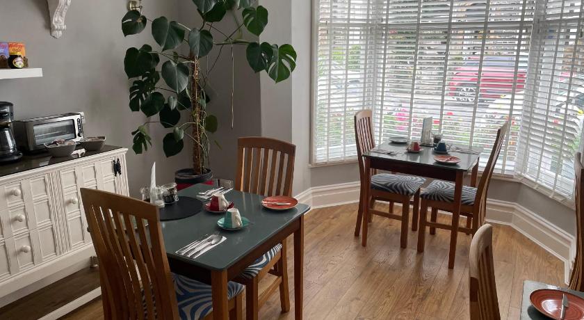 Glendale Guest House photo