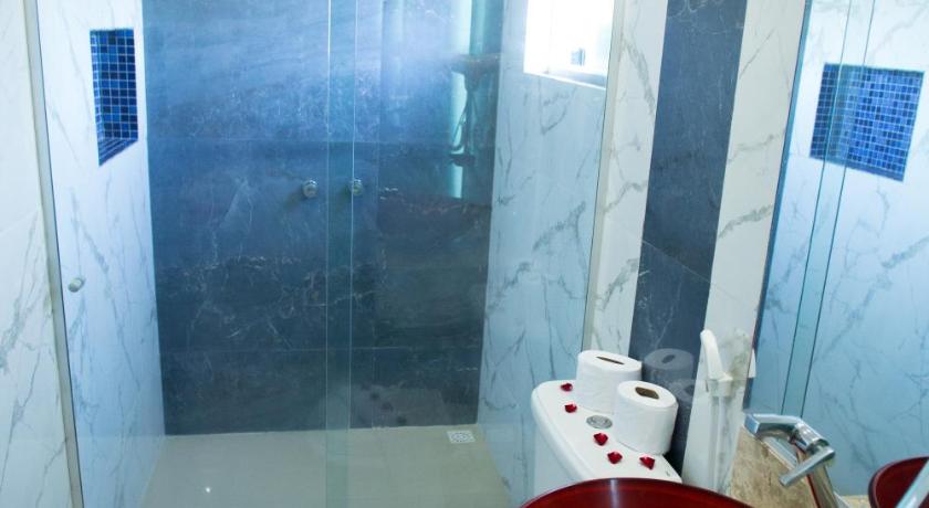 Image of Luxury Suite with Spa Bath 11
