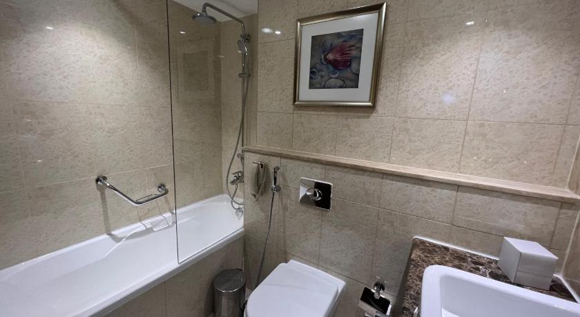Image of Deluxe Family Room 2