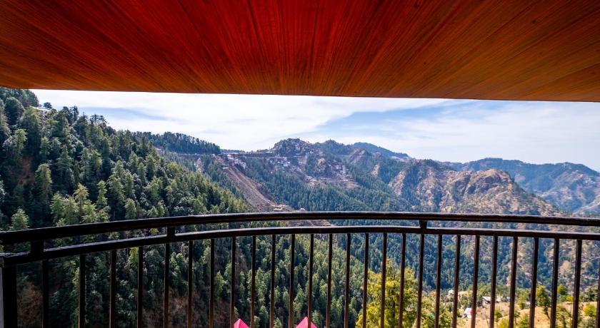 NaviTalya- Cozy 3bhk w Wifi overlooking the mountains by Roamhome photo