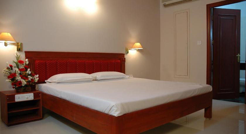 Hotel Gnanam Thanjavur