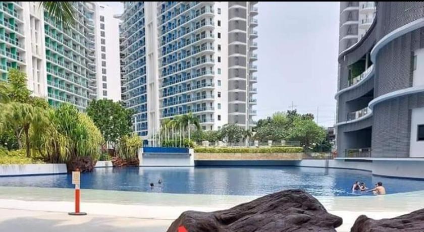 CONDO at SM BICUTAN — Hotel in Manila