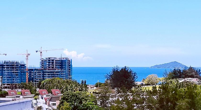 New! Deluxe Sunrise Suite 2000 sqft Imago Loft B 3 bedrooms side seaview above Imago Shopping Mall photo