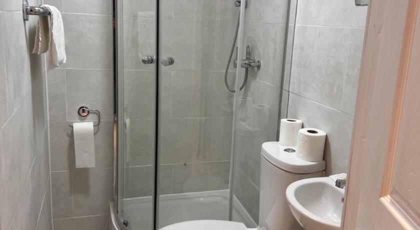 Immagine di Camera Matrimoniale Standard (Standard Double Room) 15