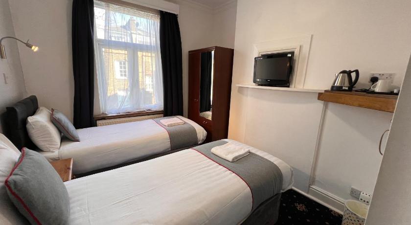 Immagine di Camera Standard con due letti separati (Standard Twin Room) 8